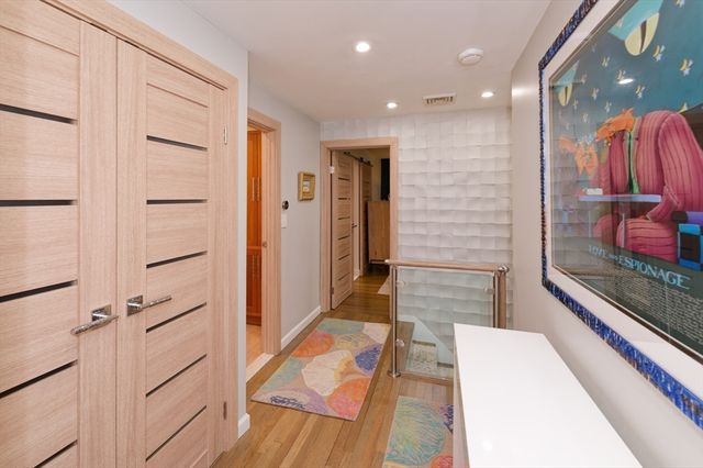 62 Ledgewood Rd, Framingham, MA 01701