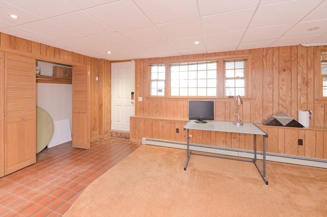 62 Ledgewood Rd, Framingham, MA 01701