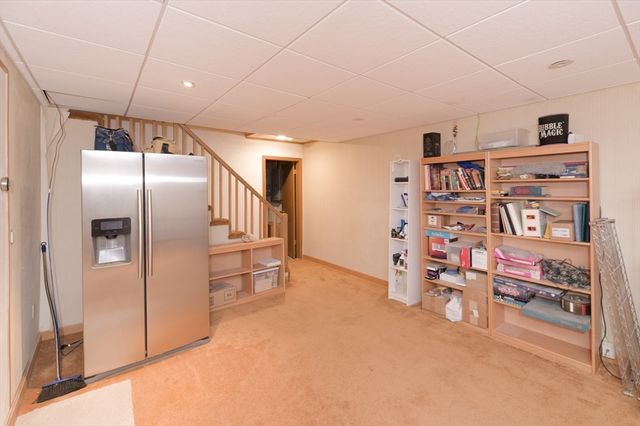 62 Ledgewood Rd, Framingham, MA 01701