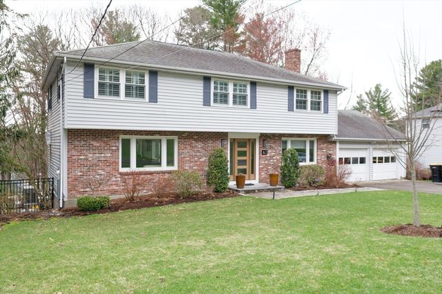 62 Ledgewood Rd, Framingham, MA 01701