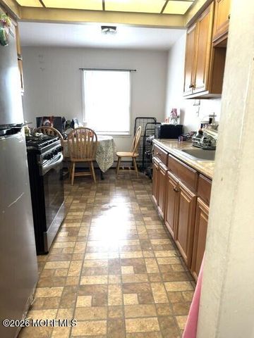 56 Stonehurst Boulevard H, Freehold, NJ 07728