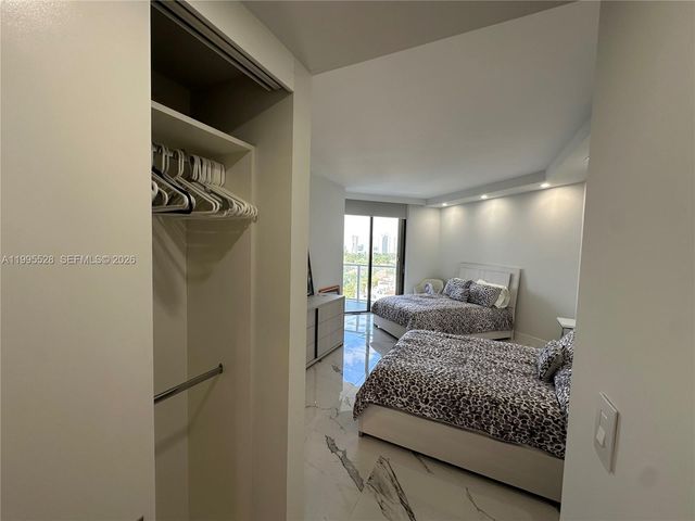19500 Turnberry Way 14C, Aventura, FL 33180