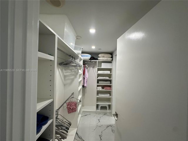 19500 Turnberry Way 14C, Aventura, FL 33180