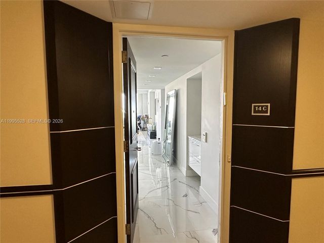 19500 Turnberry Way 14C, Aventura, FL 33180