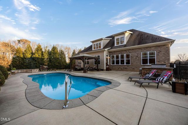 5700 Accipiter Court, Fuquay Varina, NC 27526