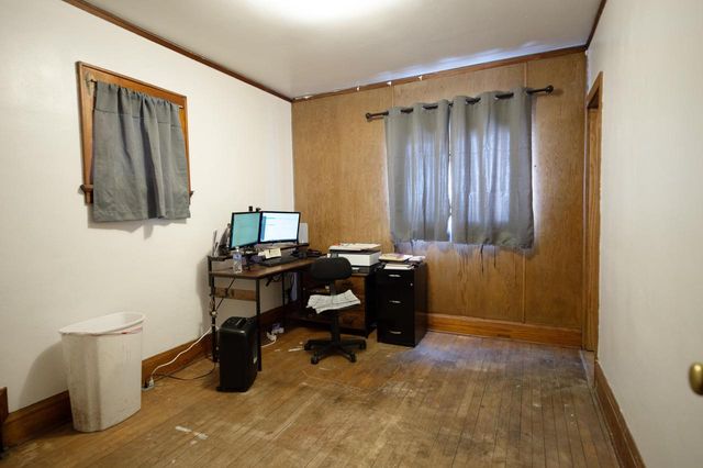 320 N 31st STREET, Milwaukee, WI 53208