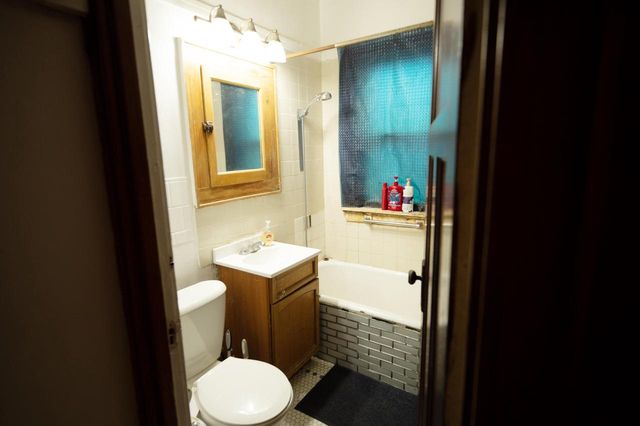 320 N 31st STREET, Milwaukee, WI 53208