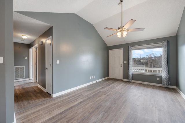 1007 Granny White Rd, Clarksville, TN 37040