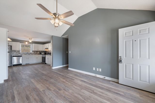 1007 Granny White Rd, Clarksville, TN 37040