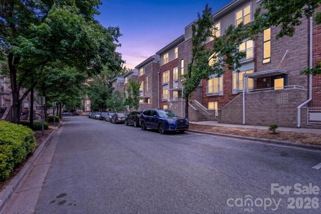 639 Raphael Place, Charlotte, NC 28205