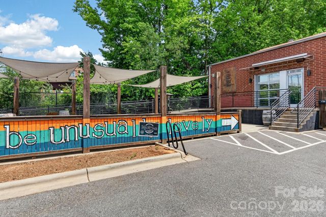639 Raphael Place, Charlotte, NC 28205