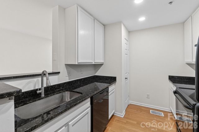 639 Raphael Place, Charlotte, NC 28205
