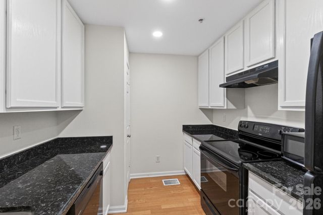 639 Raphael Place, Charlotte, NC 28205
