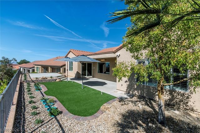 2123 Sandstone Cliffs Drive, Henderson, NV 89044