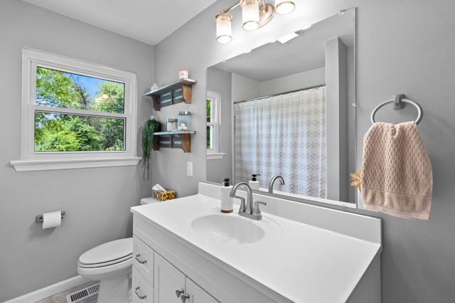 2 Janet Lane, Rossville, GA 30741