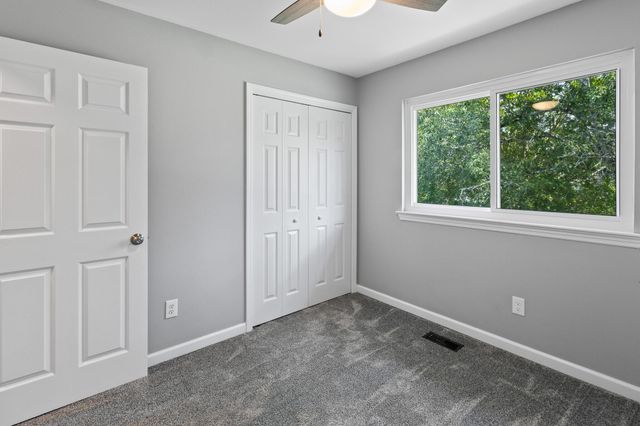 2 Janet Lane, Rossville, GA 30741