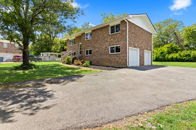 2 Janet Lane, Rossville, GA 30741