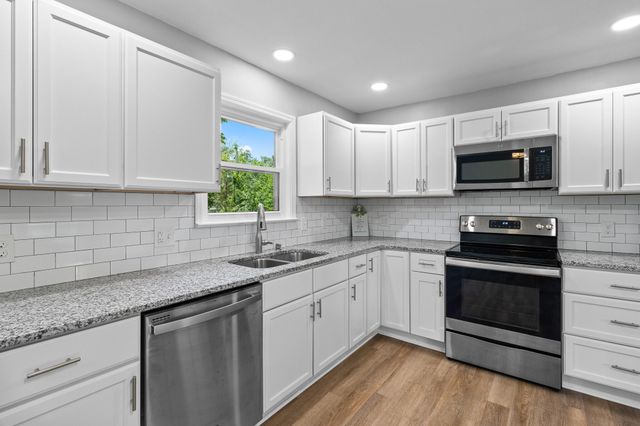 2 Janet Lane, Rossville, GA 30741