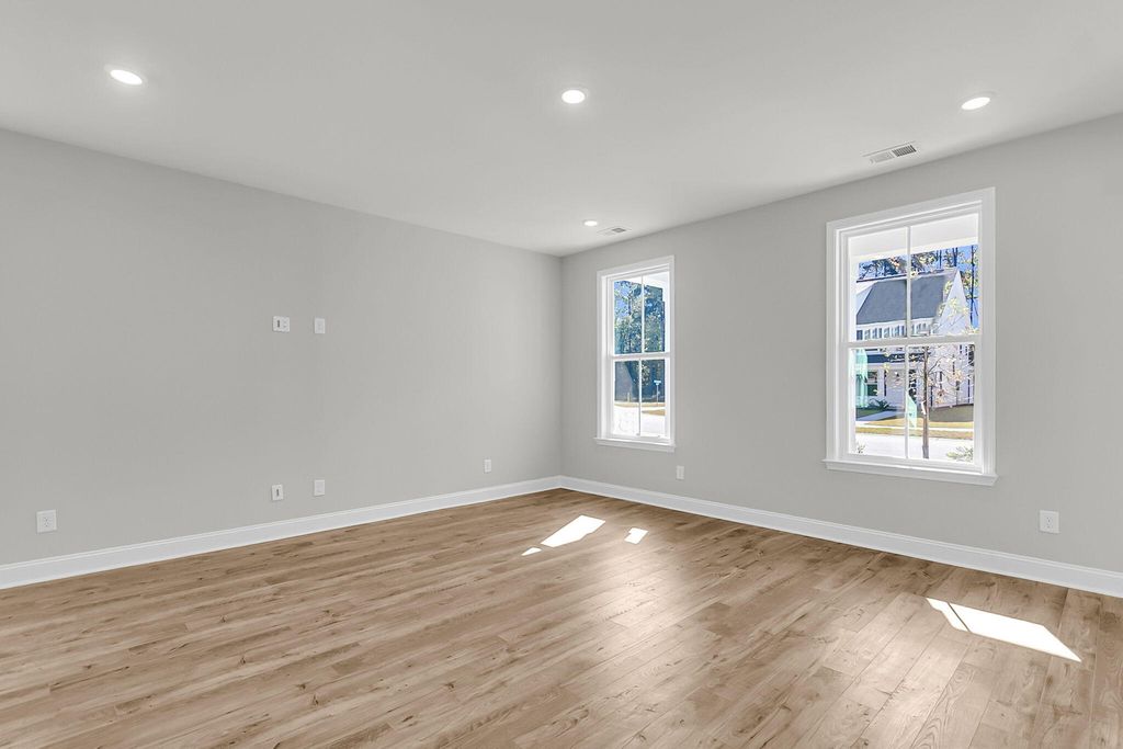 Image 16 of property listing at 124 Cantona Drive, Summerville, SC 29483