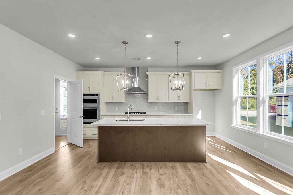 Image 19 of property listing at 124 Cantona Drive, Summerville, SC 29483