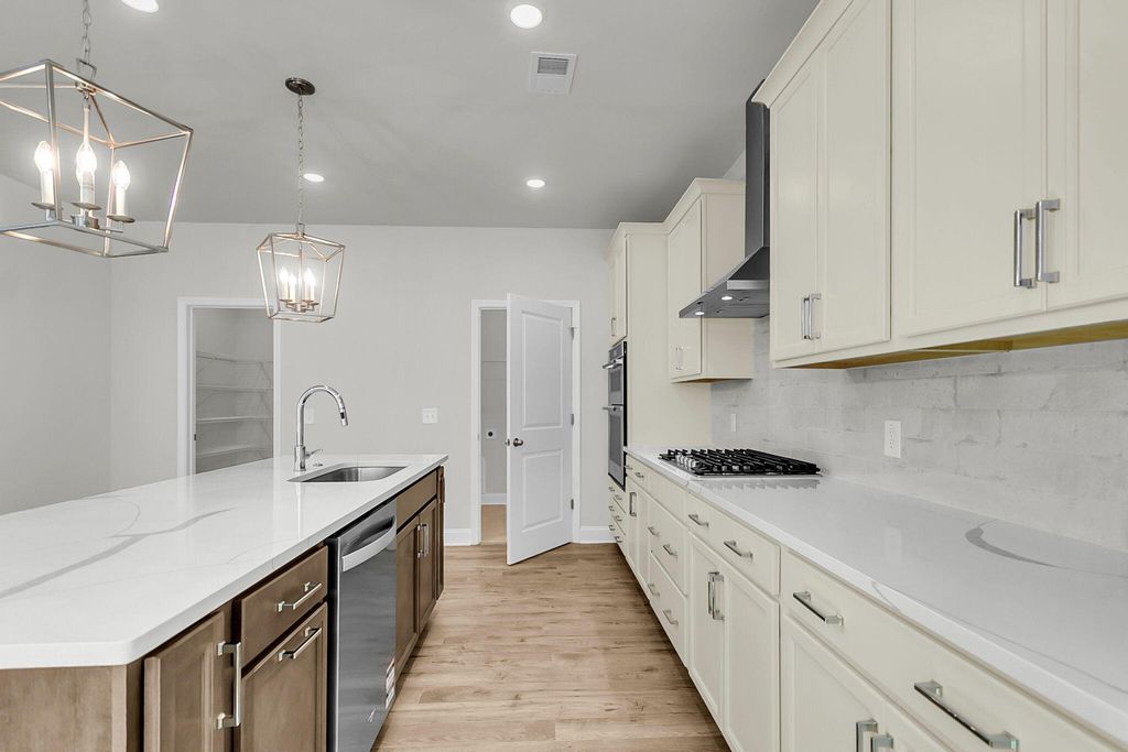 Image 22 of property listing at 124 Cantona Drive, Summerville, SC 29483