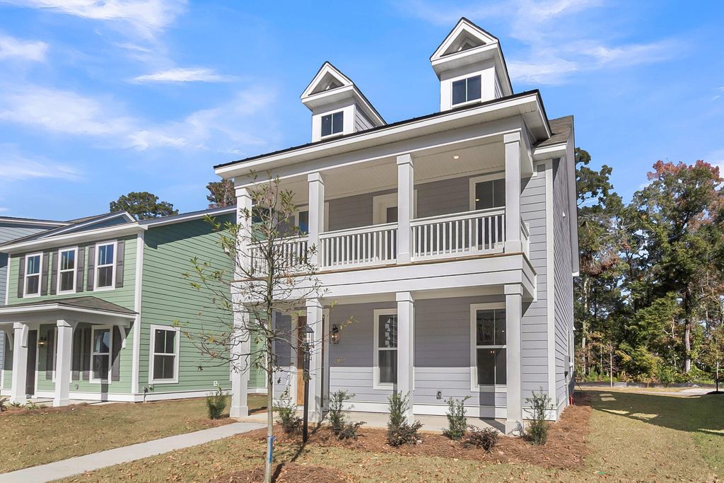 Image 3 of property listing at 124 Cantona Drive, Summerville, SC 29483