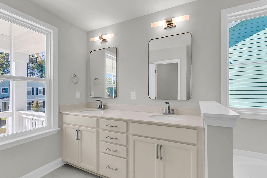 Image 38 of property listing at 124 Cantona Drive, Summerville, SC 29483