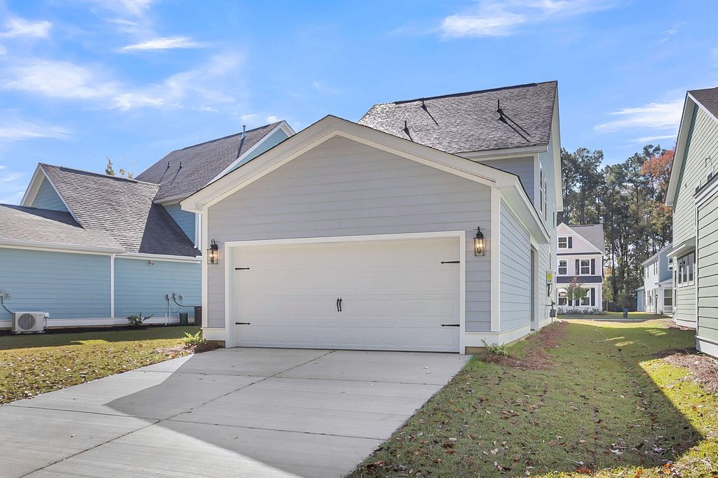 Image 9 of property listing at 124 Cantona Drive, Summerville, SC 29483