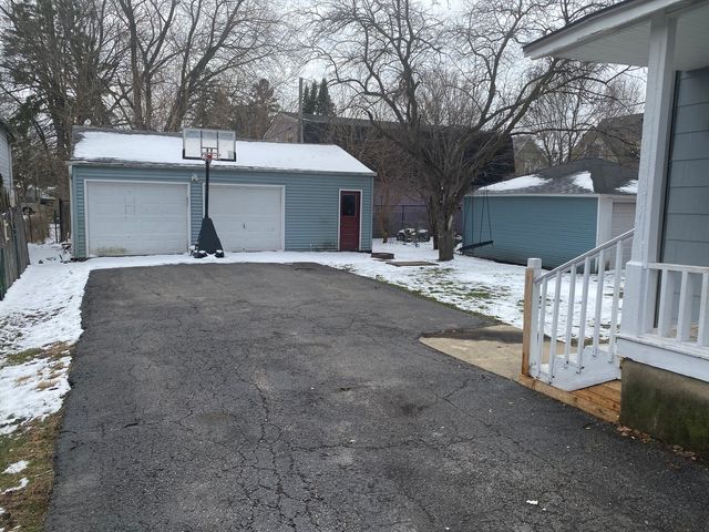 515 Walnut Avenue, Elgin, IL 60123