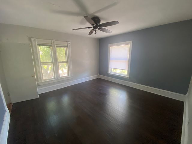 515 Walnut Avenue, Elgin, IL 60123