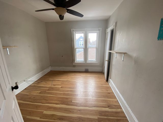 515 Walnut Avenue, Elgin, IL 60123