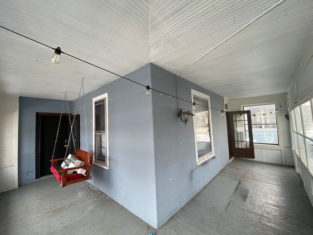 515 Walnut Avenue, Elgin, IL 60123