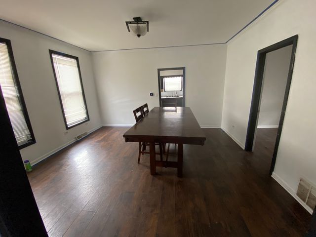515 Walnut Avenue, Elgin, IL 60123
