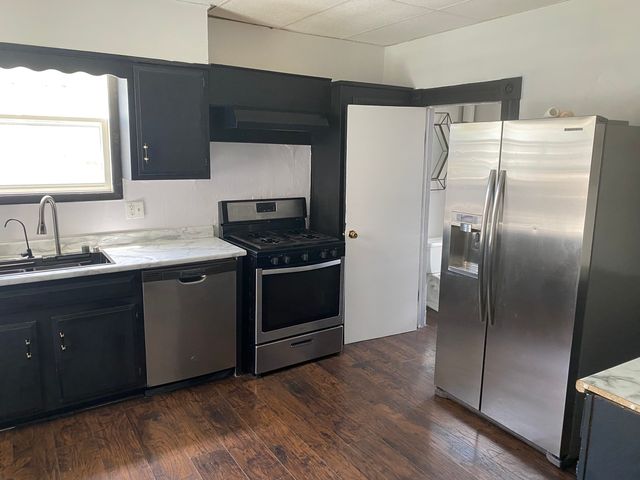 515 Walnut Avenue, Elgin, IL 60123