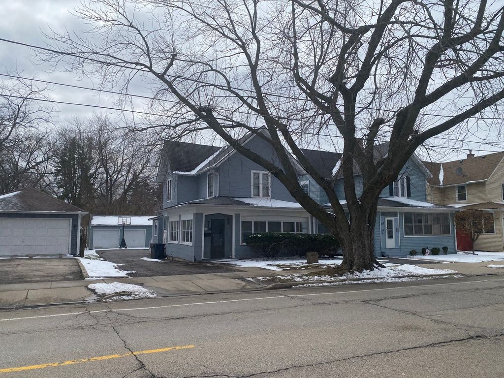 515 Walnut Avenue, Elgin, IL 60123