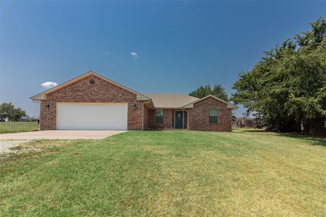 2755 S County Line Avenue, Blanchard, OK 73010