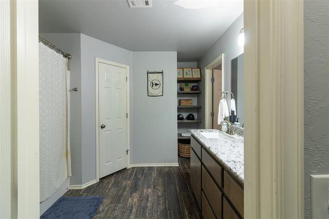 2755 S County Line Avenue, Blanchard, OK 73010