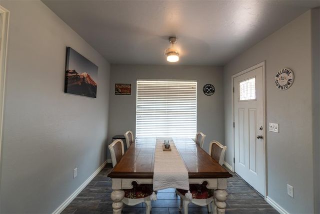 2755 S County Line Avenue, Blanchard, OK 73010