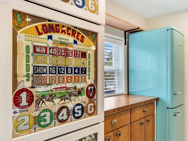 1761 S EDGEWOOD St, Seaside, OR 97138