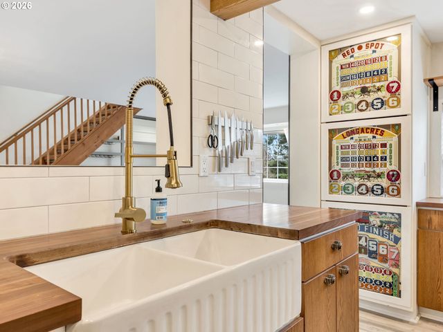 1761 S EDGEWOOD St, Seaside, OR 97138