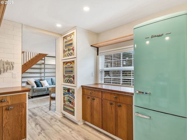 1761 S EDGEWOOD St, Seaside, OR 97138