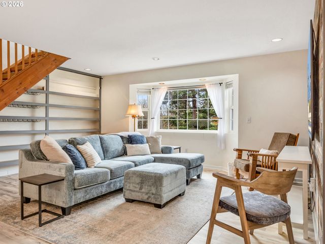 1761 S EDGEWOOD St, Seaside, OR 97138