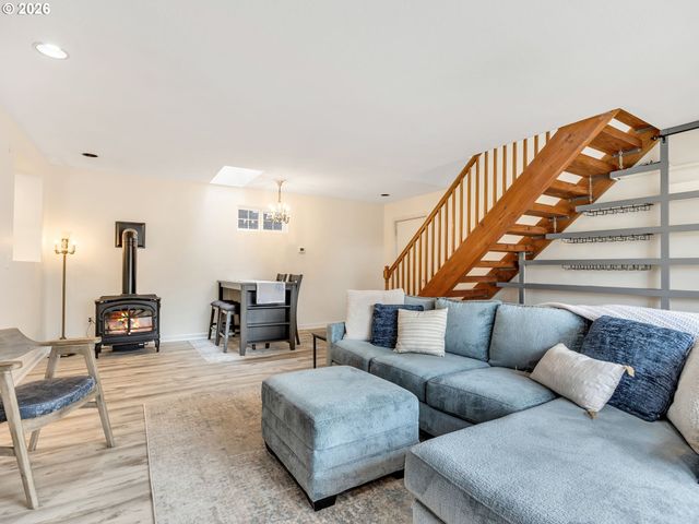 1761 S EDGEWOOD St, Seaside, OR 97138