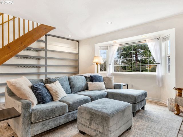 1761 S EDGEWOOD St, Seaside, OR 97138