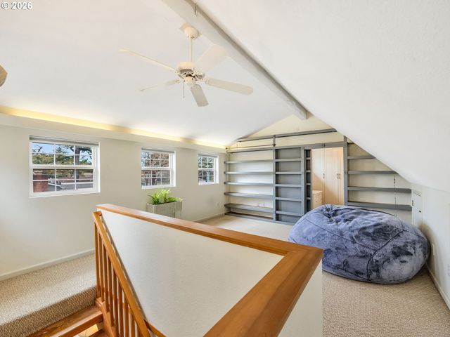 1761 S EDGEWOOD St, Seaside, OR 97138