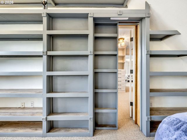 1761 S EDGEWOOD St, Seaside, OR 97138