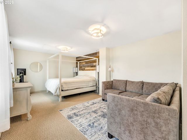 1761 S EDGEWOOD St, Seaside, OR 97138