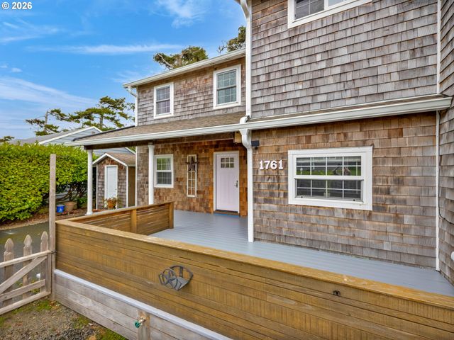 1761 S EDGEWOOD St, Seaside, OR 97138