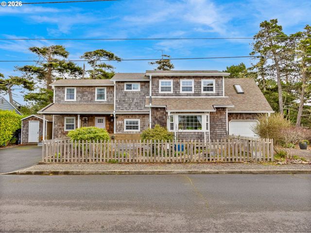 1761 S EDGEWOOD St, Seaside, OR 97138