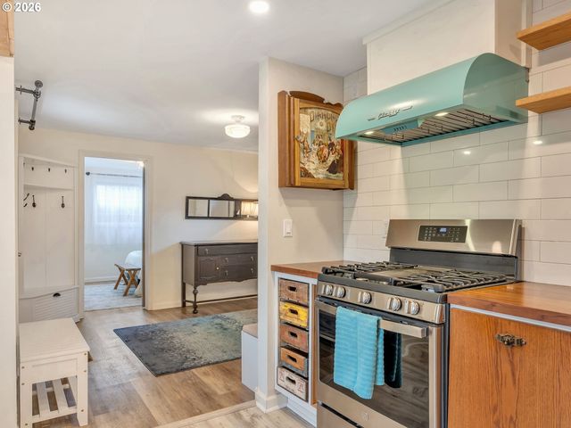 1761 S EDGEWOOD St, Seaside, OR 97138